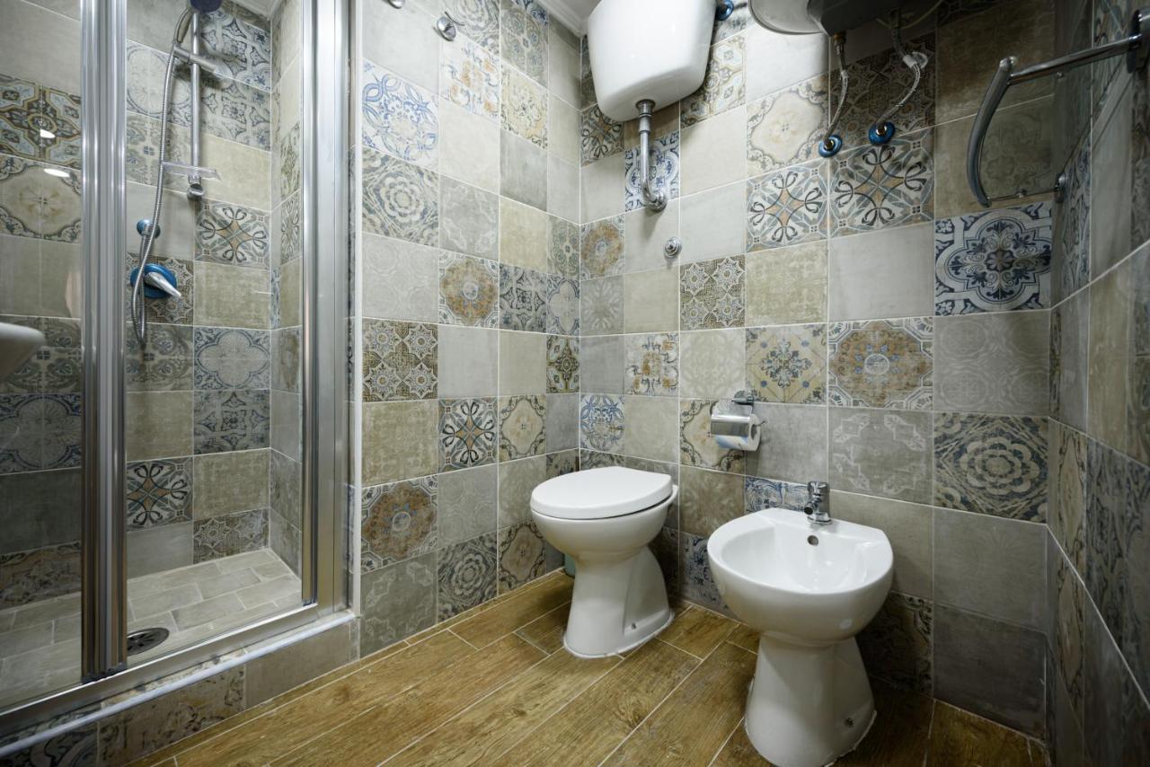 Chris Home Napoli Bagian luar foto