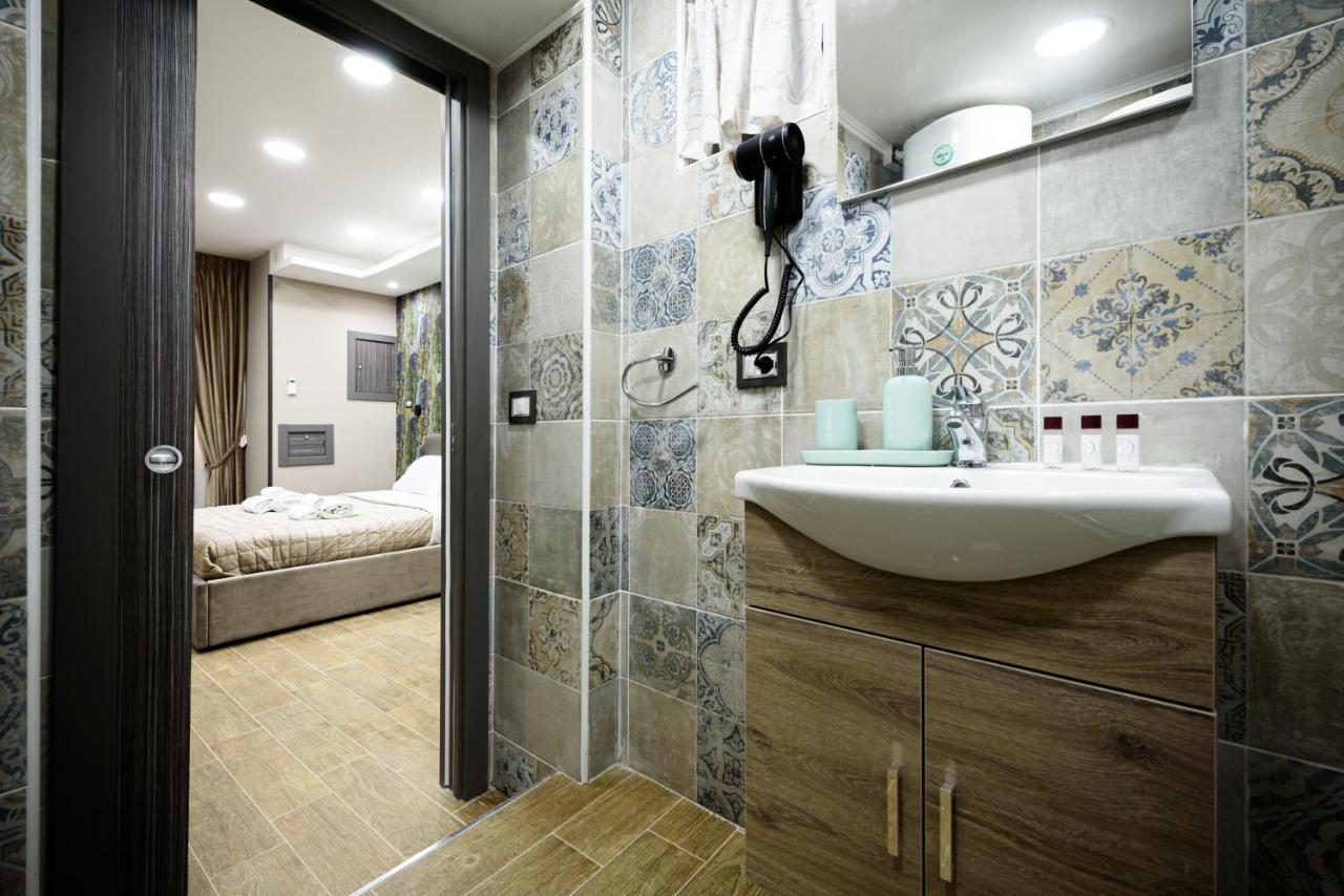 Chris Home Napoli Bagian luar foto