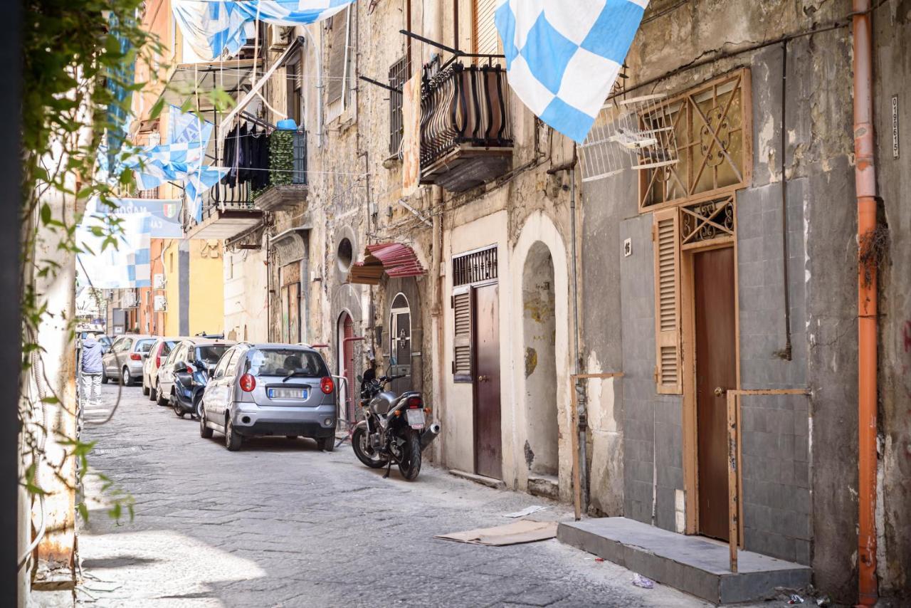 Chris Home Napoli Bagian luar foto